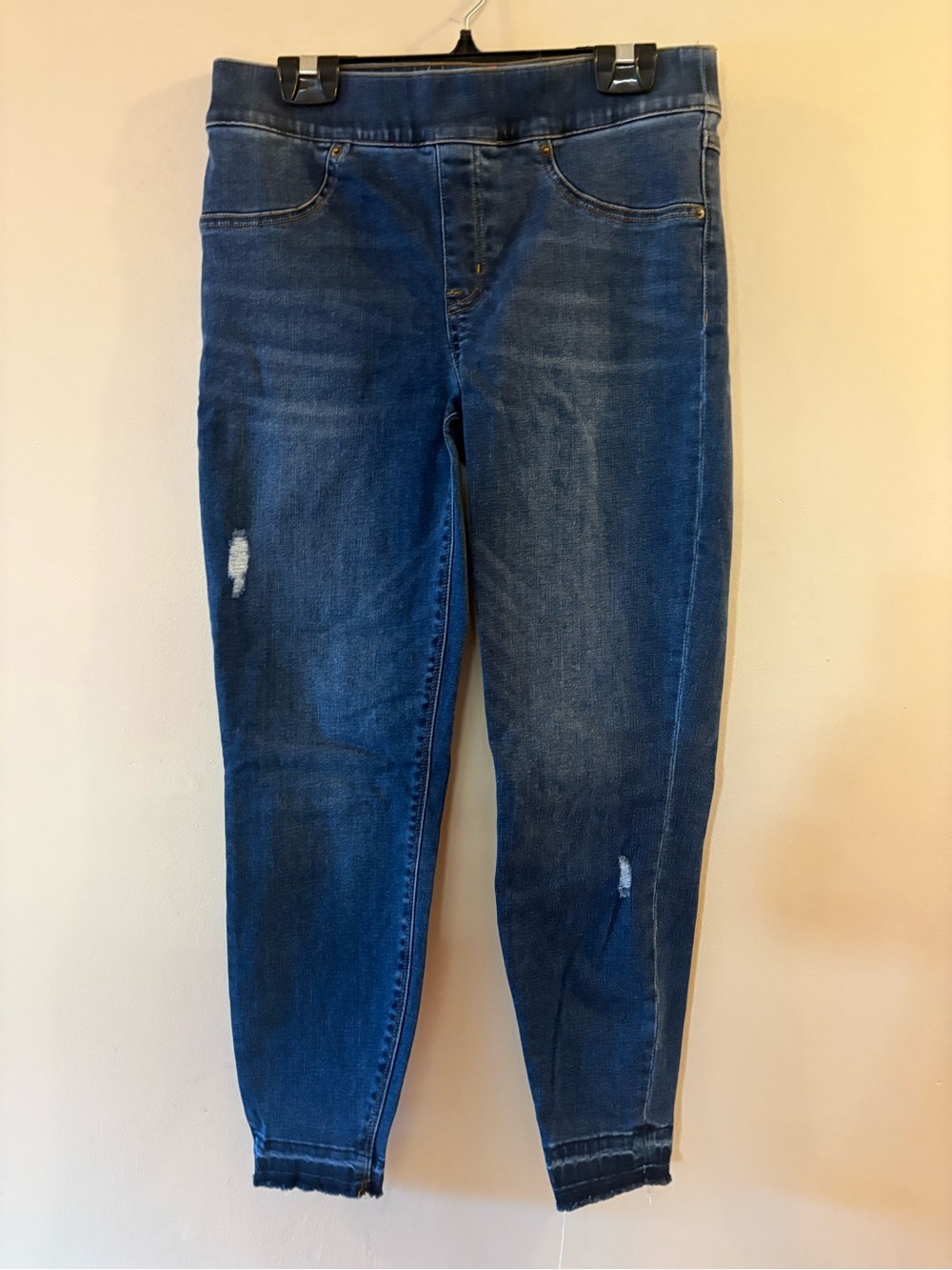 SPANX Distressed Ankle Skinny Jeans Pull On Denim Wash Blue, Sz medium – petite.
